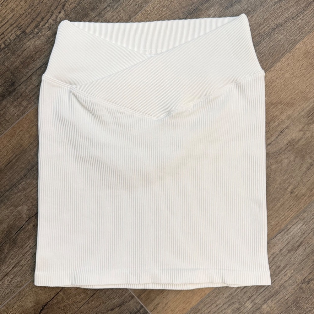 NEW OQQ White Ribbed Mini Skirt V-Waist Crossover Athletic Bodycon Womens S 0582